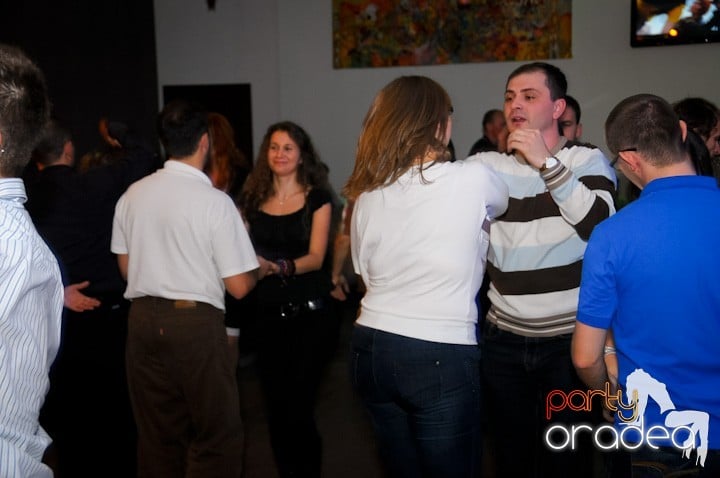 Seară de dans în Blondy's Art Café, 