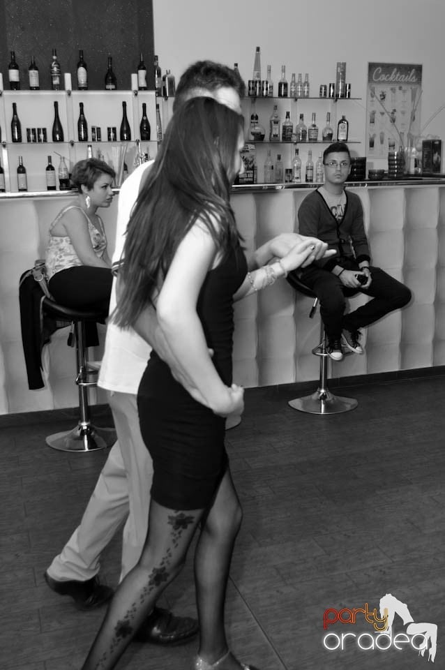 Seară de dans în Blondy's Art Café, 