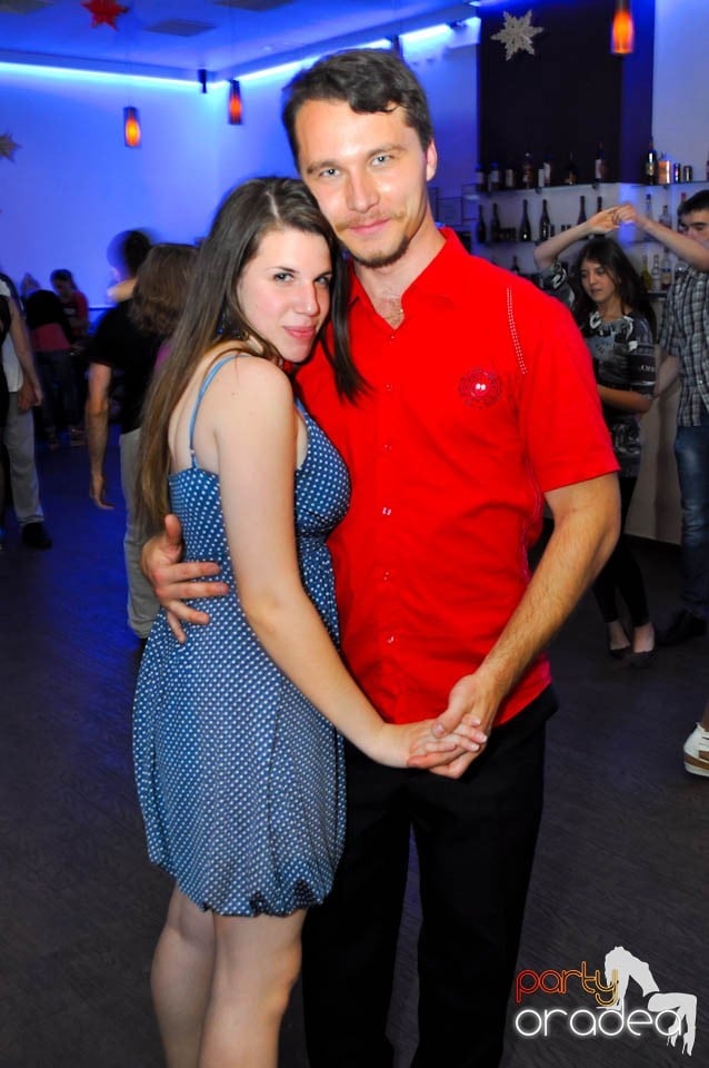 Seară de dans în Blondy's Art Café, 