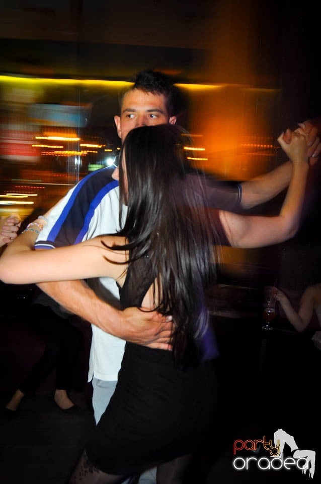 Seară de dans în Blondy's Art Café, 