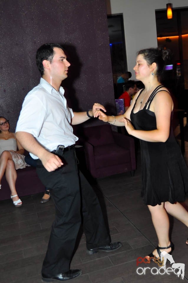 Seară de dans în Blondy's Art Café, 