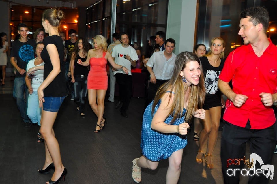 Seară de dans în Blondy's Art Café, 