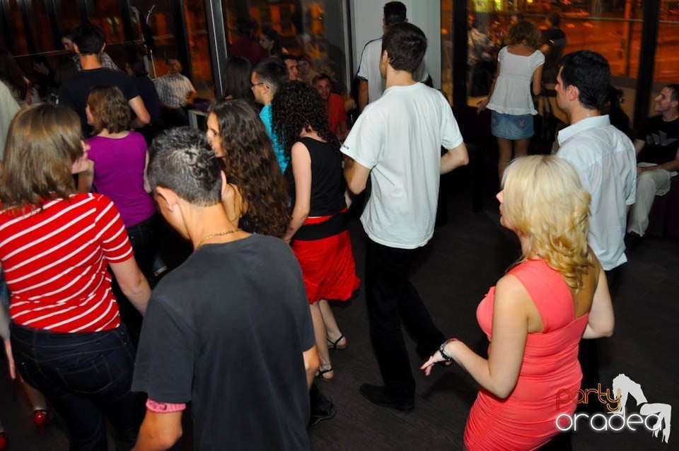 Seară de dans în Blondy's Art Café, 