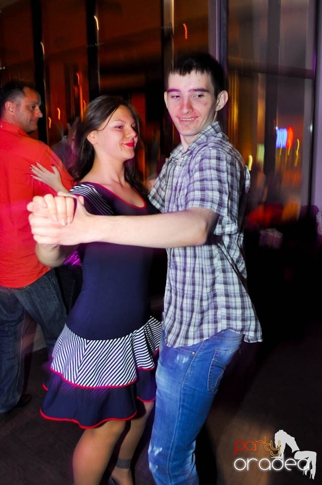 Seară de dans în Blondy's Art Café, 