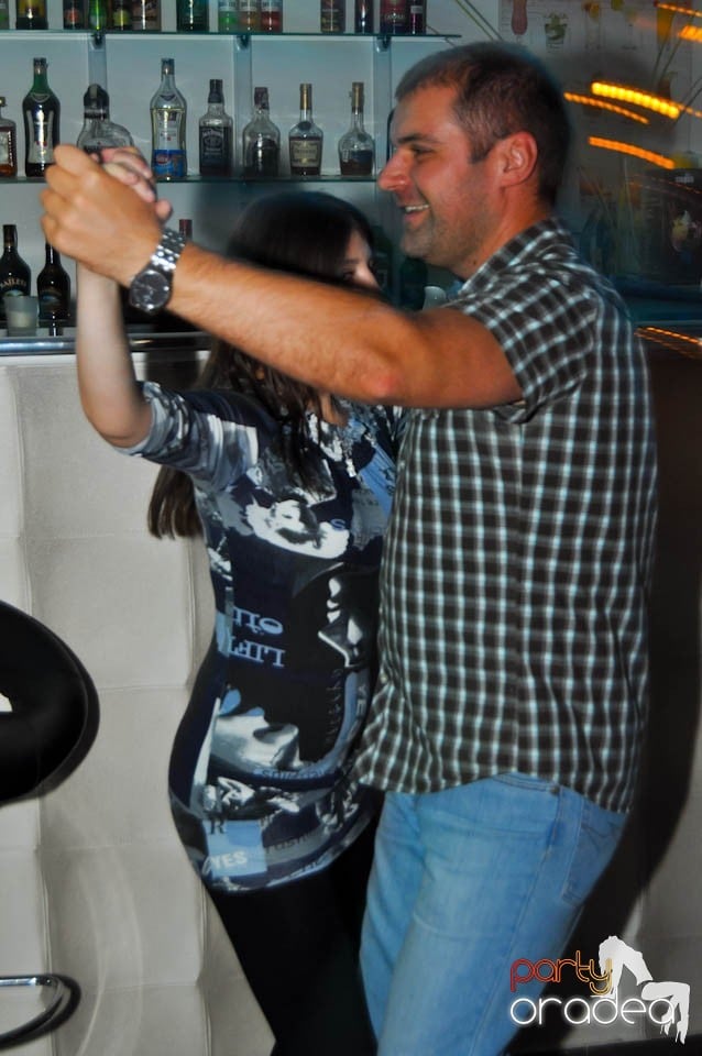 Seară de dans în Blondy's Art Café, 