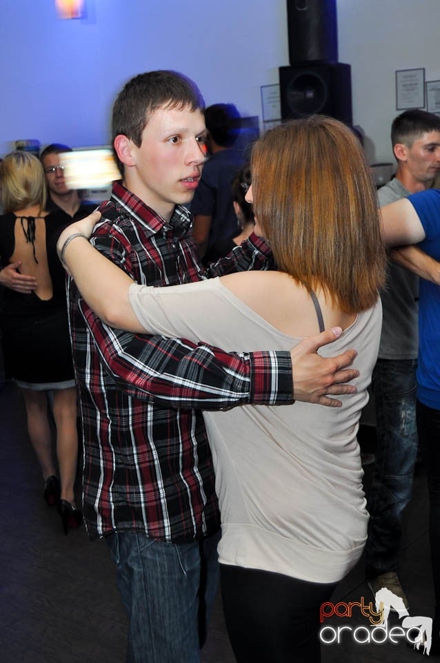 Seară de dans în Blondy's Art Café, 