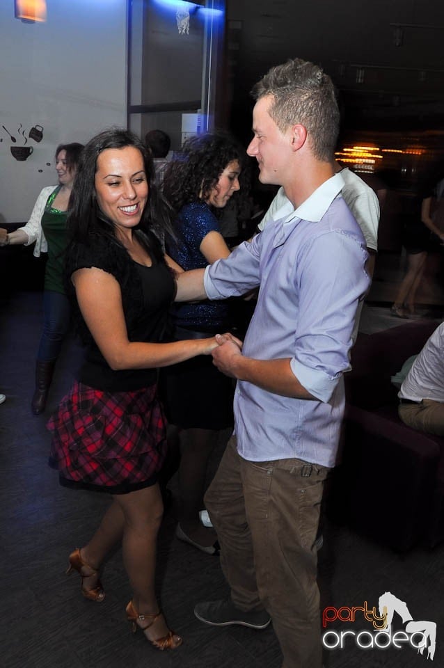 Seară de dans în Blondy's Art Café, 