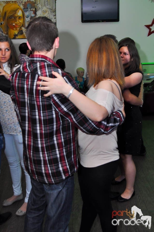 Seară de dans în Blondy's Art Café, 