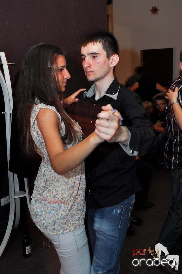 Seară de dans în Blondy's Art Café, 