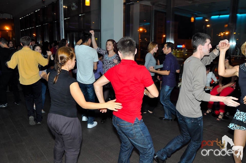 Seară de dans în Blondy's Art Café, 