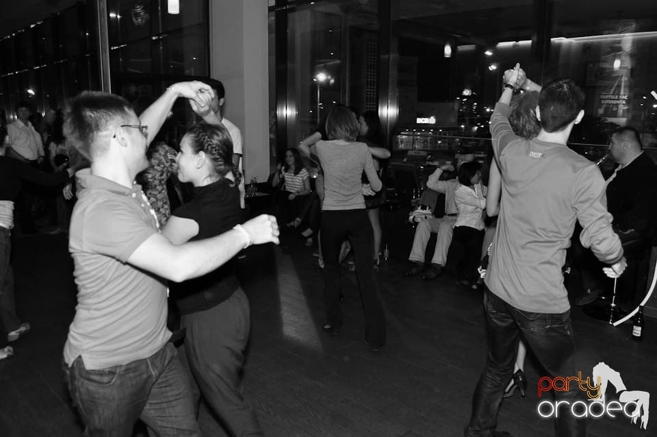 Seară de dans în Blondy's Art Café, 