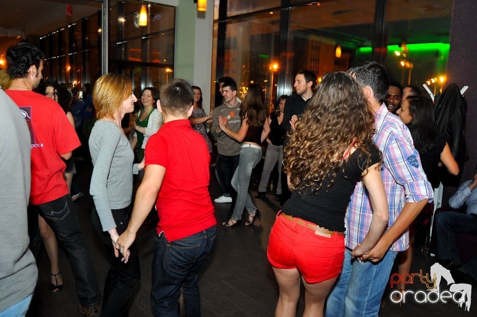 Seară de dans în Blondy's Art Café, 