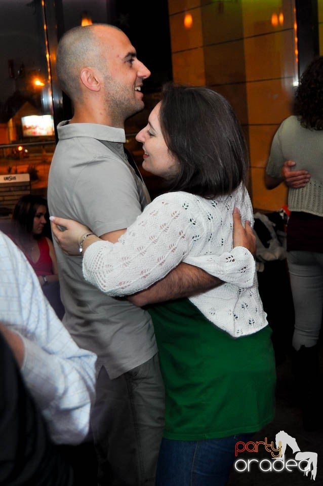 Seară de dans în Blondy's Art Café, 