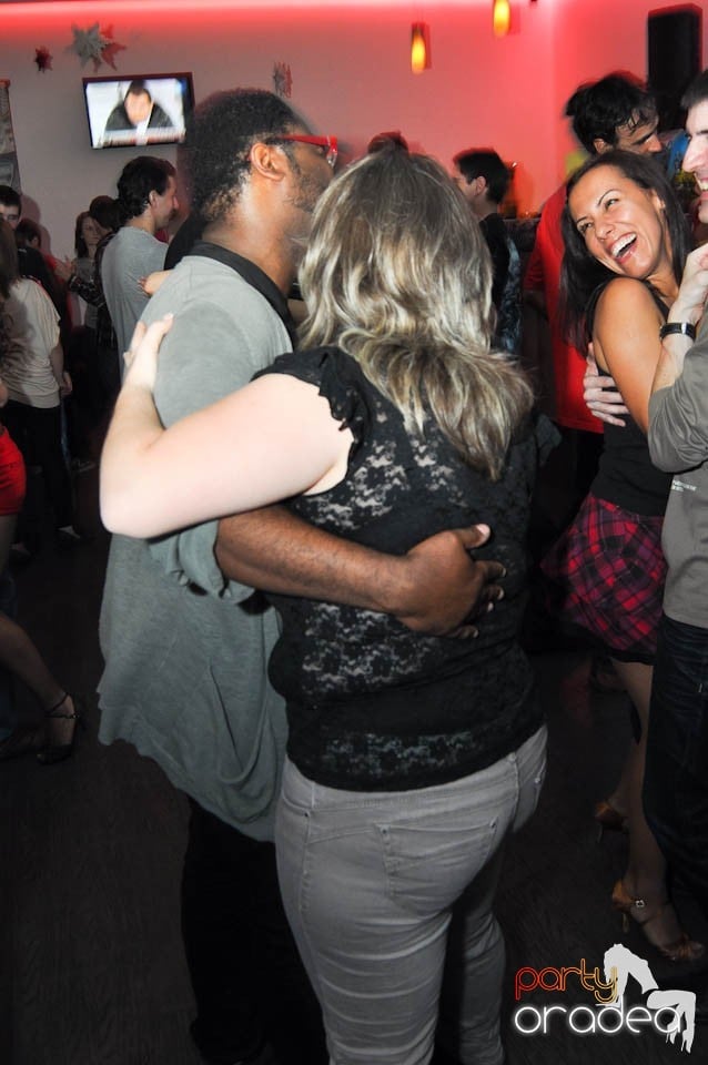 Seară de dans în Blondy's Art Café, 