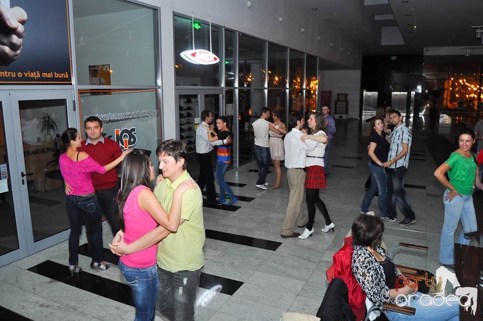 Seară de dans în Blondy's Art Café, 