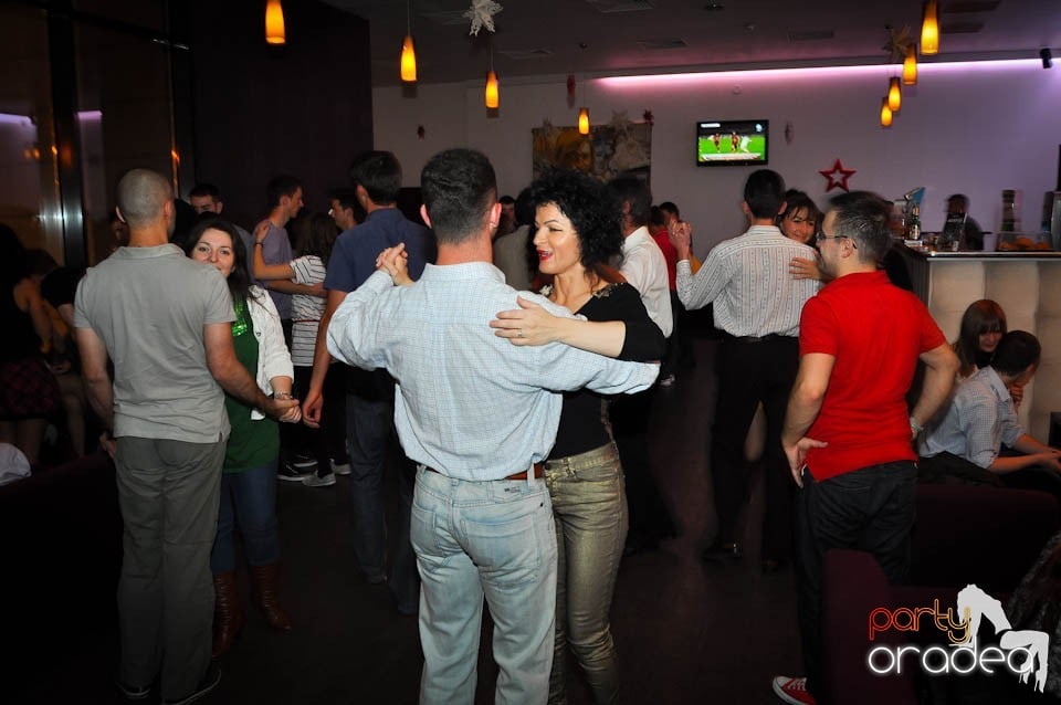 Seară de dans în Blondy's Art Café, 