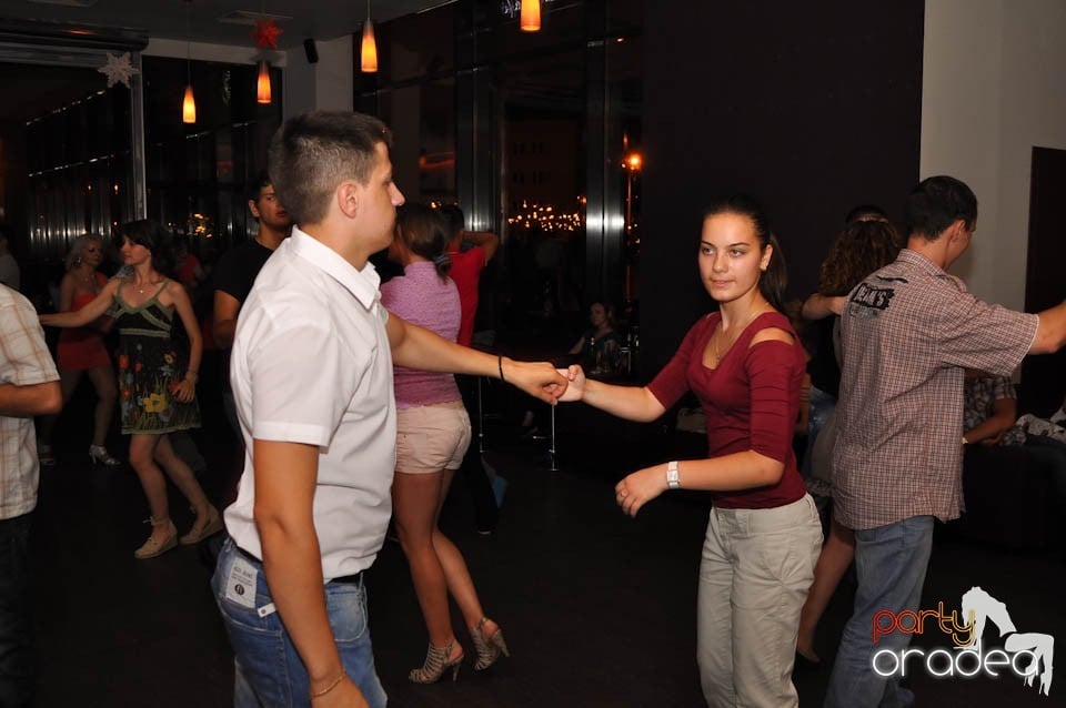 Seară de dans în Blondy's Art Café, 