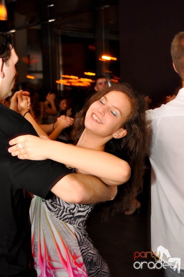 Seară de dans în Blondy's Art Café, 