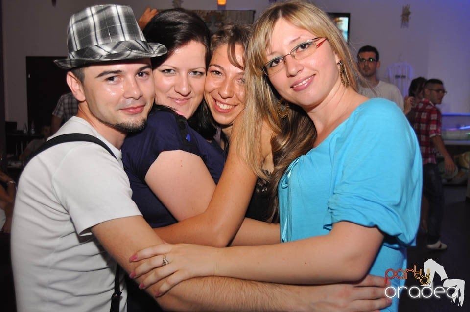 Seară de dans în Blondy's Art Café, 