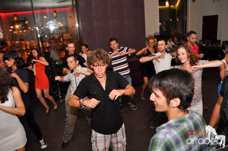 Seară de dans în Blondy's Art Café, 