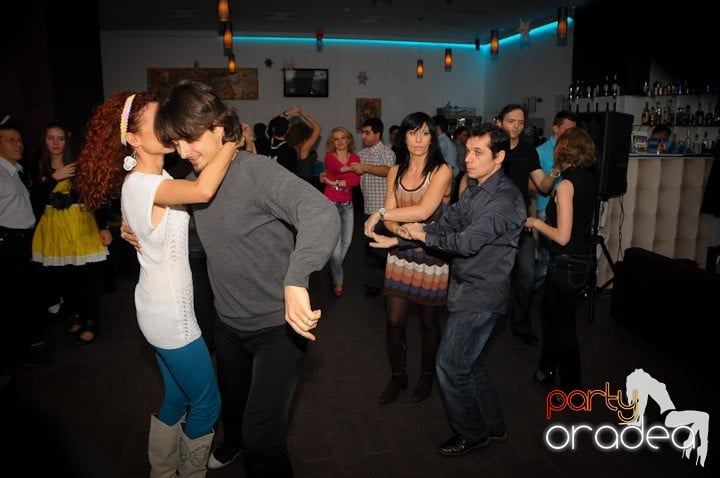 Seară de dans în Blondy's Art Café, 