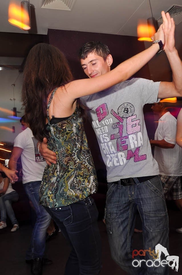 Seară de dans în Blondy's Art Café, 