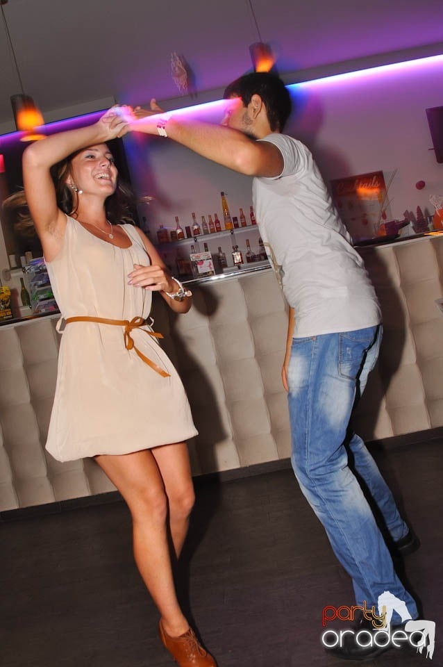 Seară de dans în Blondy's Art Café, 