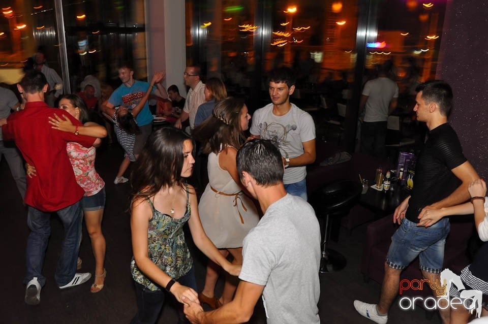 Seară de dans în Blondy's Art Café, 