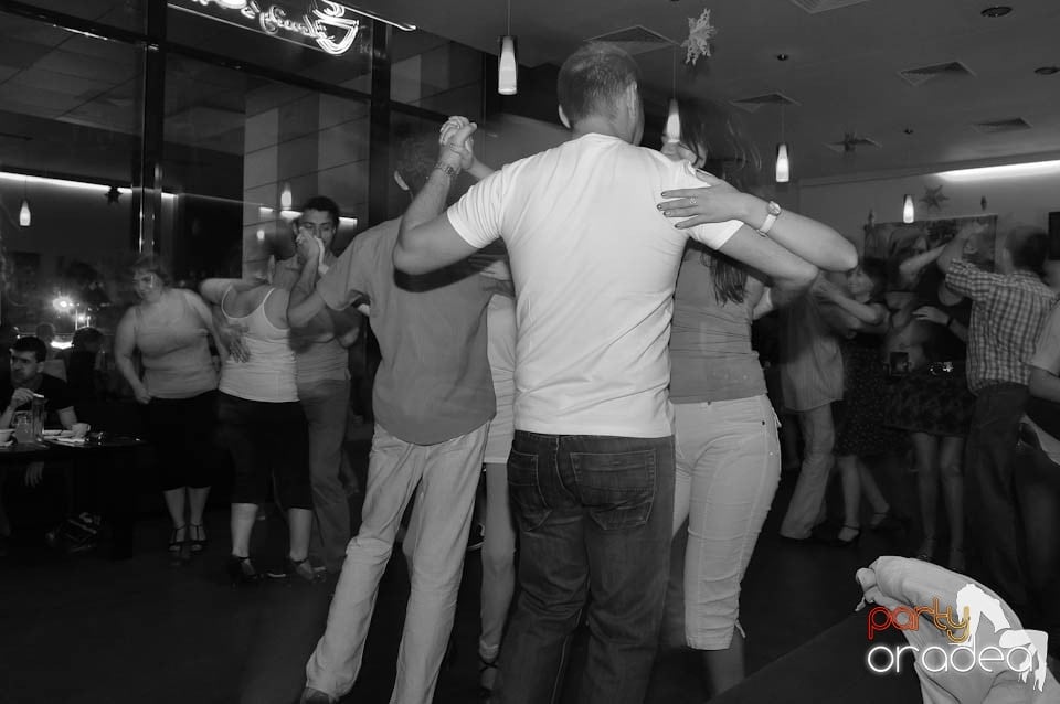 Seară de dans în Blondy's Art Café, 