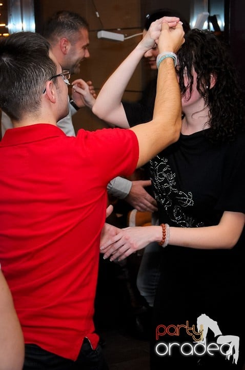 Seară de dans în Blondy's Art Café, 