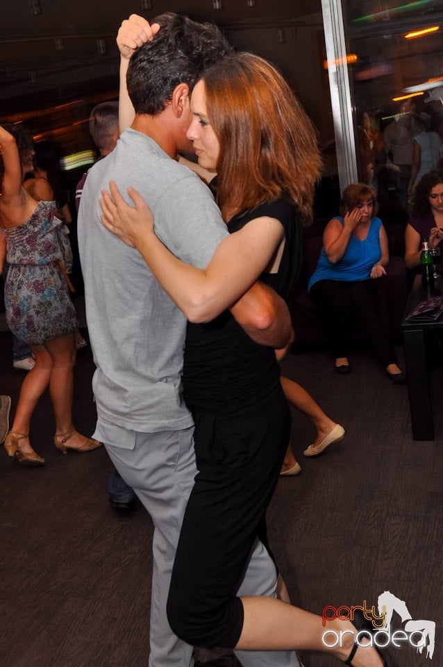 Seară de dans în Blondy's Art Café, 