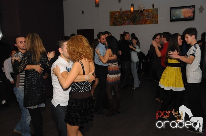Seară de dans în Blondy's Art Café, 