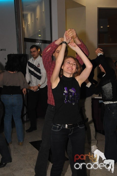 Seară de dans în Blondy's Art Café, 