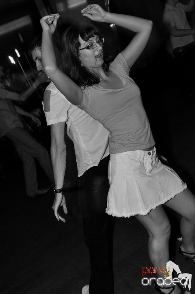 Seară de dans în Blondy's Art Café, 