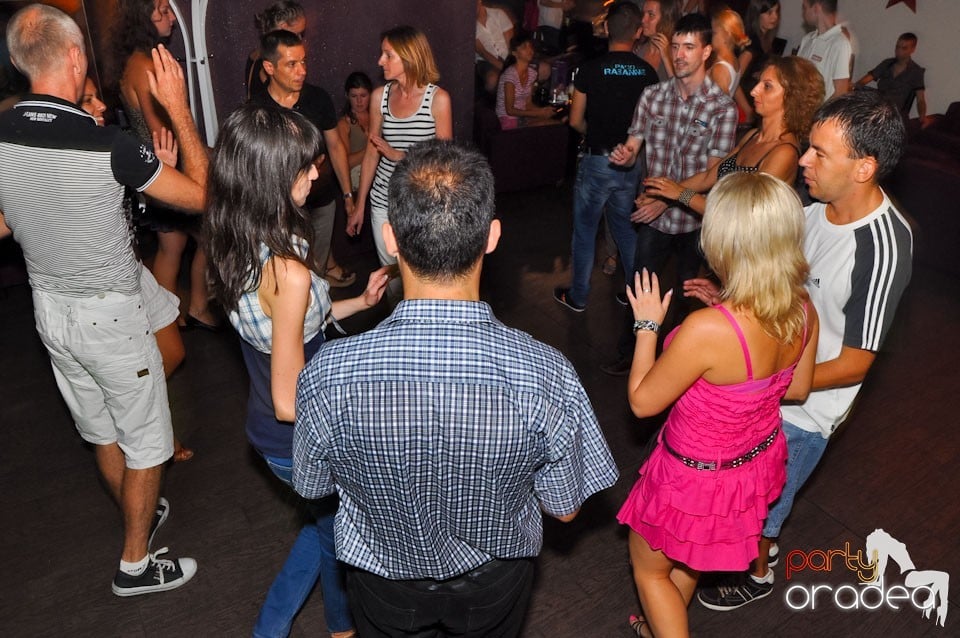 Seară de dans în Blondy's Art Café, 