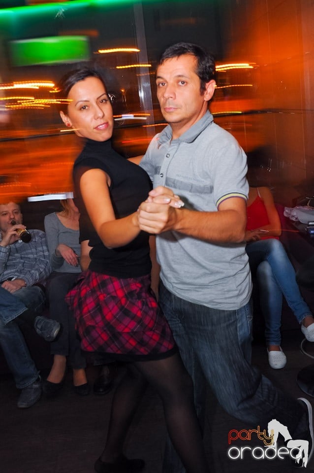 Seară de dans în Blondy's Art Café, 