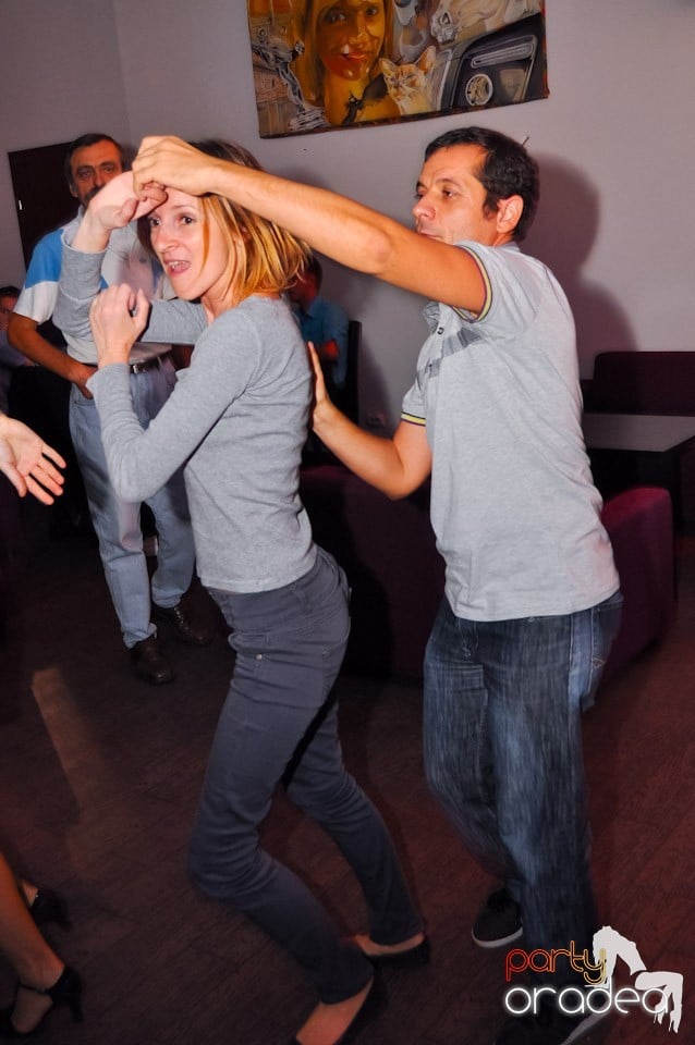 Seară de dans în Blondy's Art Café, 