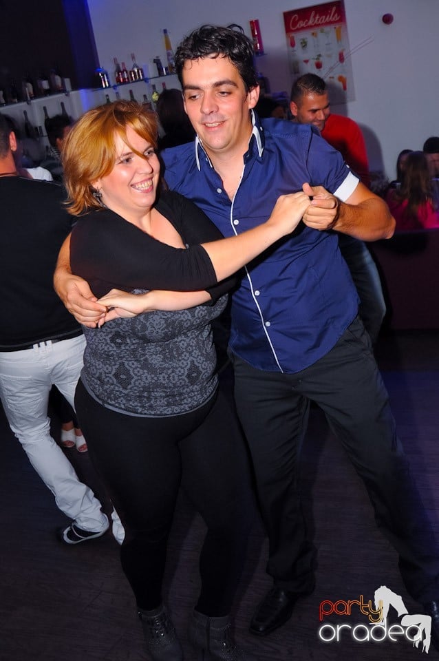 Seară de dans în Blondy's Art Café, 