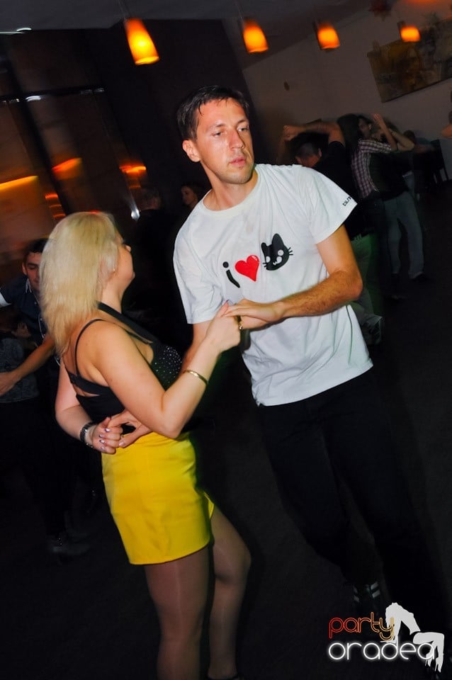 Seară de dans în Blondy's Art Café, 