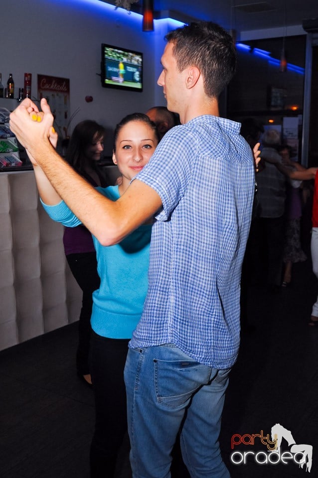 Seară de dans în Blondy's Art Café, 