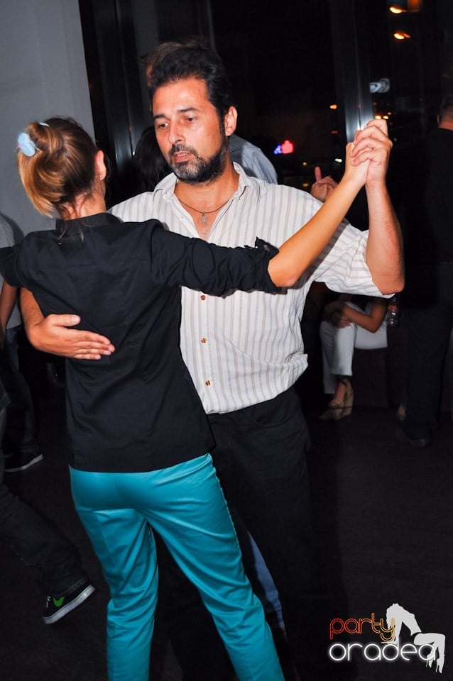 Seară de dans în Blondy's Art Café, 