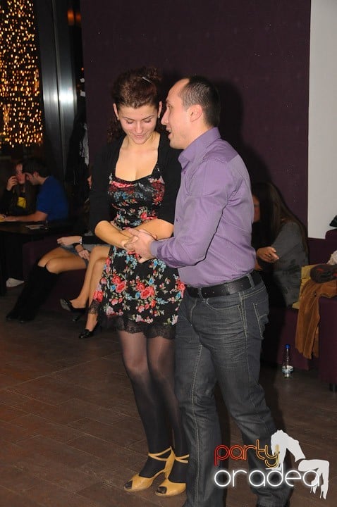 Seară de dans în Blondy's Art Café, 