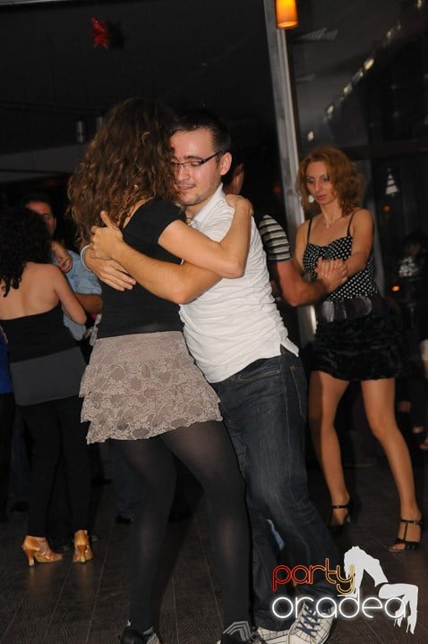 Seară de dans în Blondy's Art Café, 