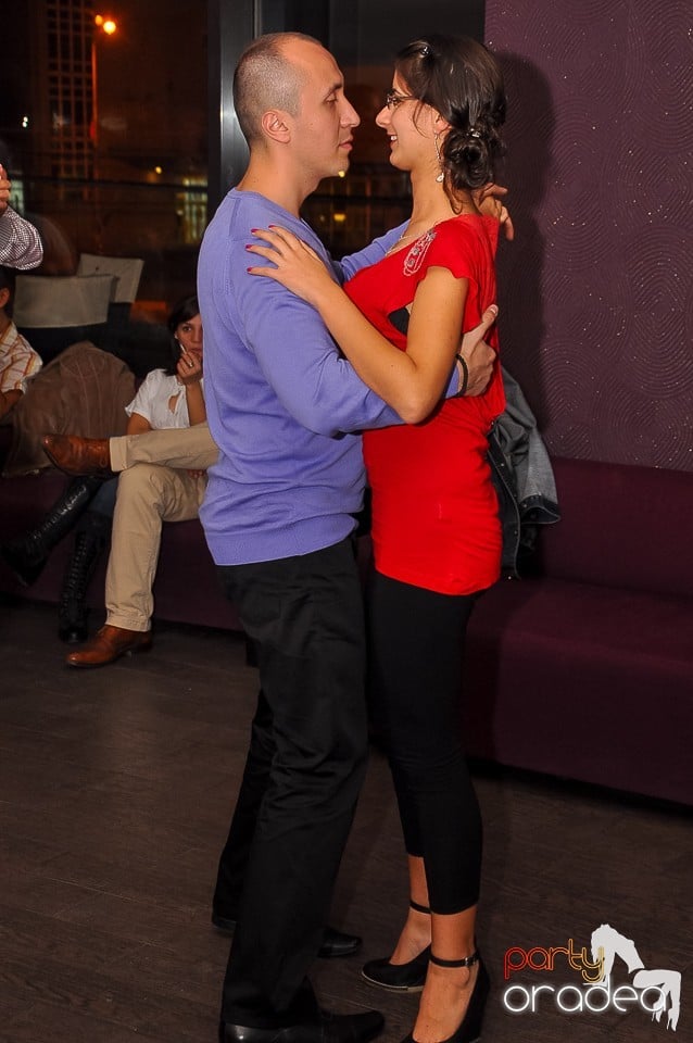 Seară de dans în Blondy's Art Café, 