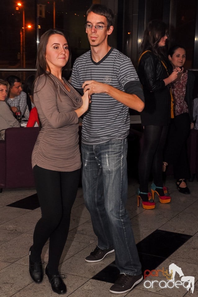 Seară de dans în Blondy's Art Café, 