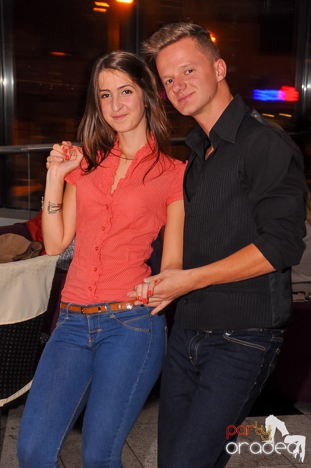 Seară de dans în Blondy's Art Café, 