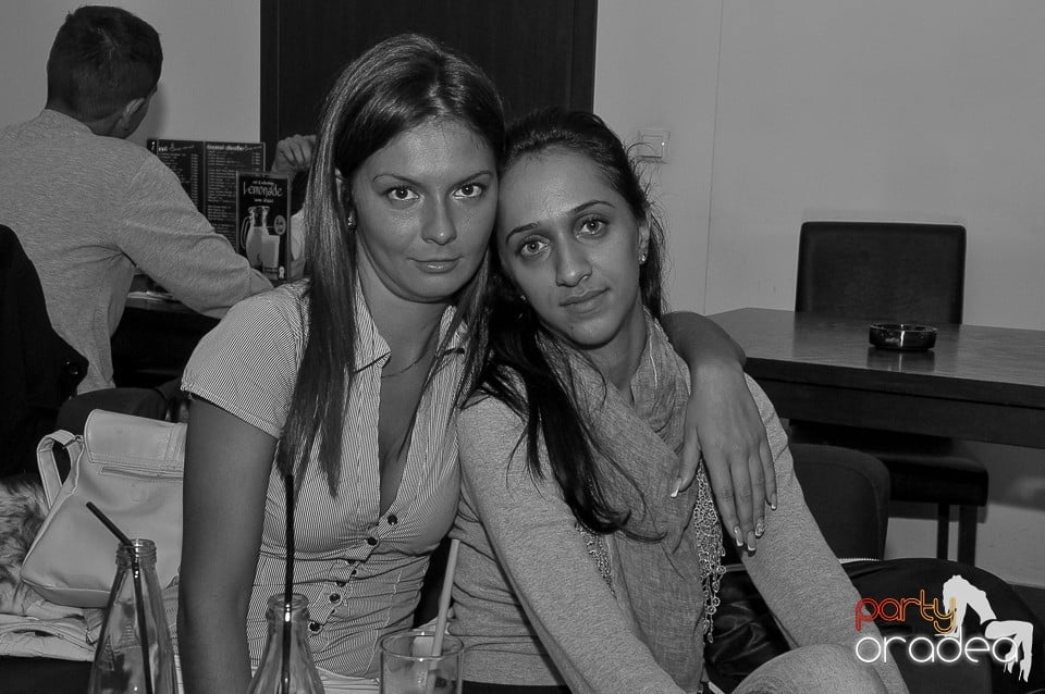 Seară de dans în Blondy's Art Café, 