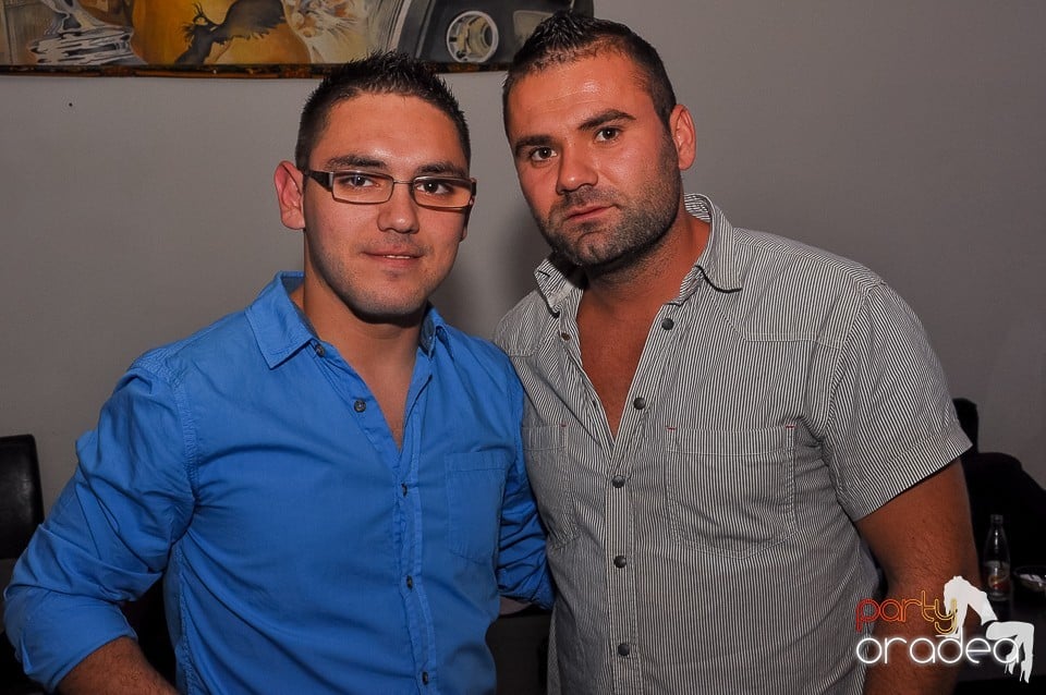 Seară de dans în Blondy's Art Café, 