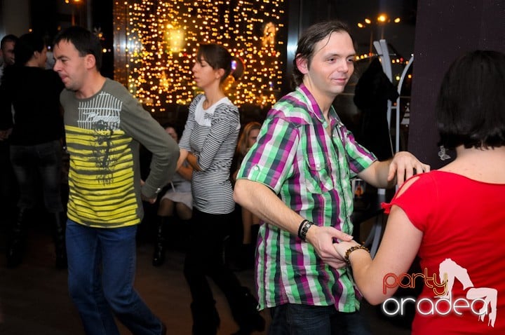 Seară de dans în Blondy's Art Café, 