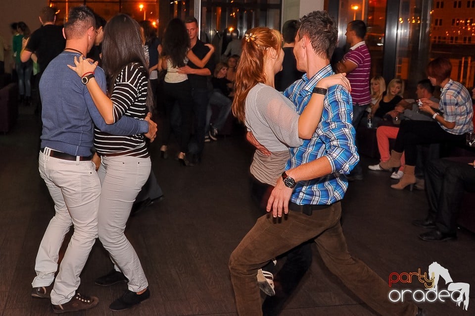 Seară de dans în Blondy's Art Café, 